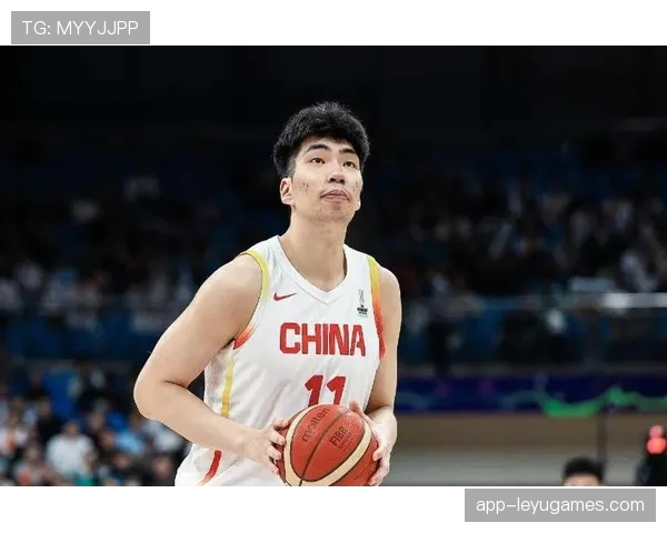 余嘉豪播客节目更新:和刘家成成总聊了聊郭艾伦的三方大交易,余嘉豪回国